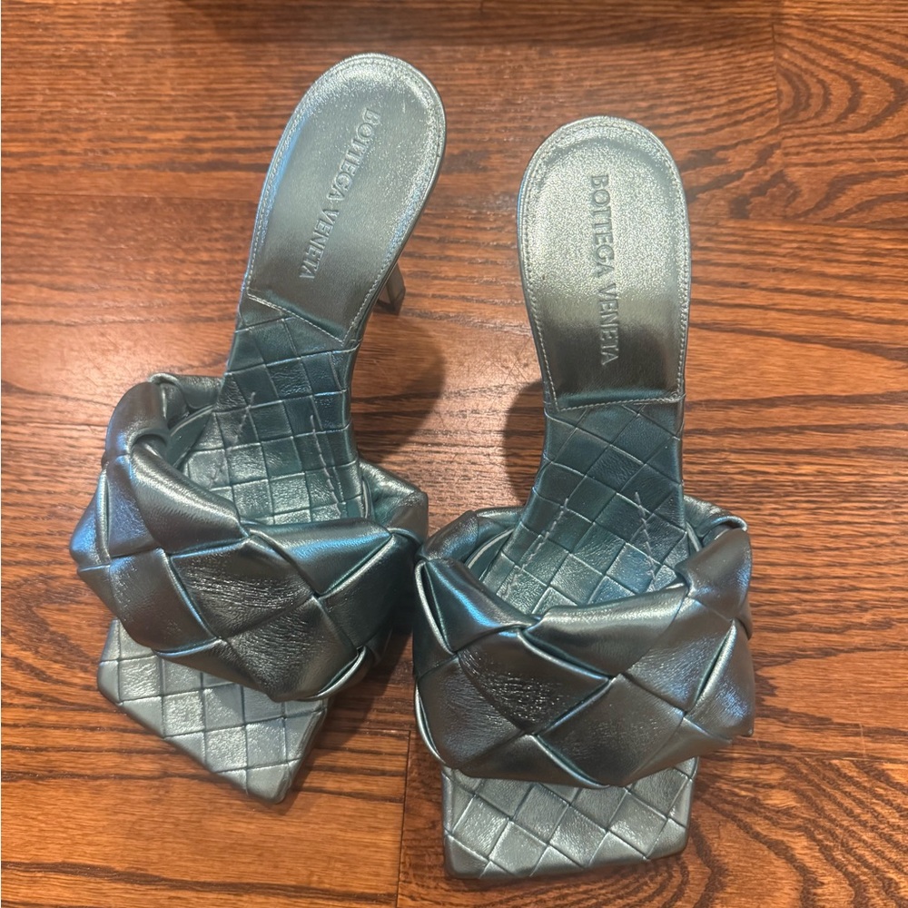 Bottega Veneta Minty Silver Heels Elegant . Lido Mule . New with dustbag/box
